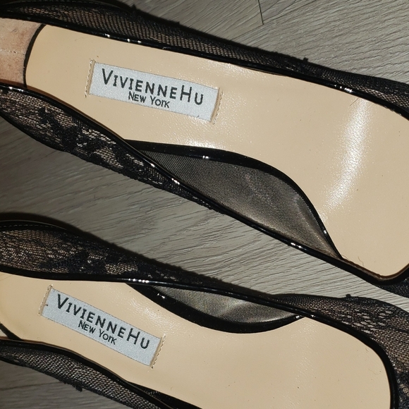 NWOT Vivienne Hu New York Black Lace Shoes Neat Style Heels - Picture 3 of 12